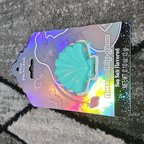 DISNEY PRINCESS SHIMMER LIP GLOSS MOLDED SHAPED LIP BALM NAIL-SET SHAKER… - Picture 9 of 15